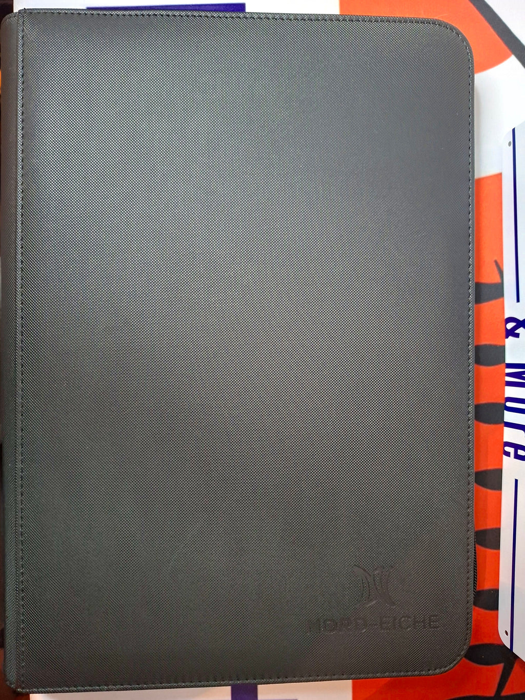 Trading Cards Album "Nord Eiche", 9 Pocket, 360 Karten,schwarz, gebraucht